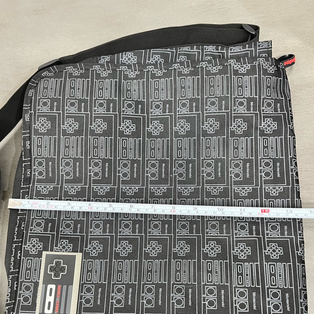 Nintendo Rare Retro Controller Pattern Laptop Mes… - image 11